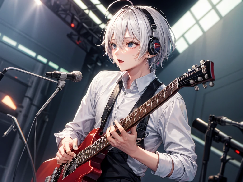 Silver Hair Short、Man with slanted eyes、sing、microphone、White Shirt、headphone、Earrings