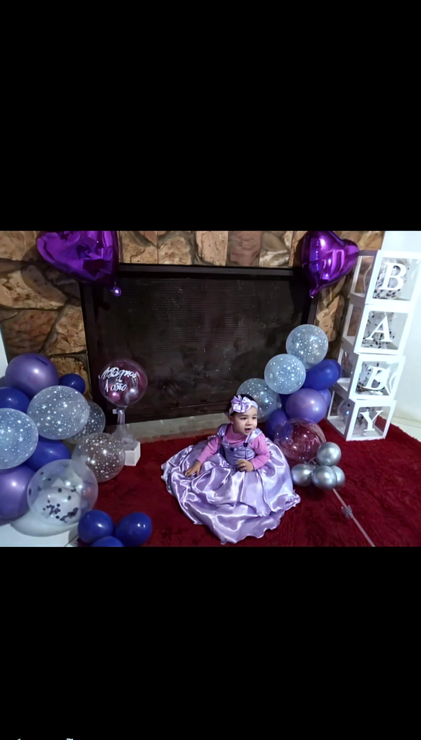 real potrait, full body, long shot, a 5 year old with long hair wearing frozen princess style clothes, was standing in front of a birthday cake, there is a candle in the shape of the number 5, There's writing "alma" , Room decoration with a Frozen movie feel