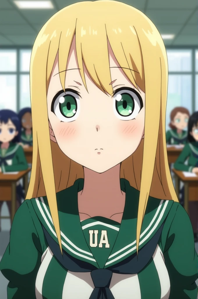 Boku no hero academia screenshot.
Girl with straight blonde hair. He has light green eyes, and has a calm expression. Tez blanca. is thin. He is wearing the UA uniform and has a UA school class in the background..