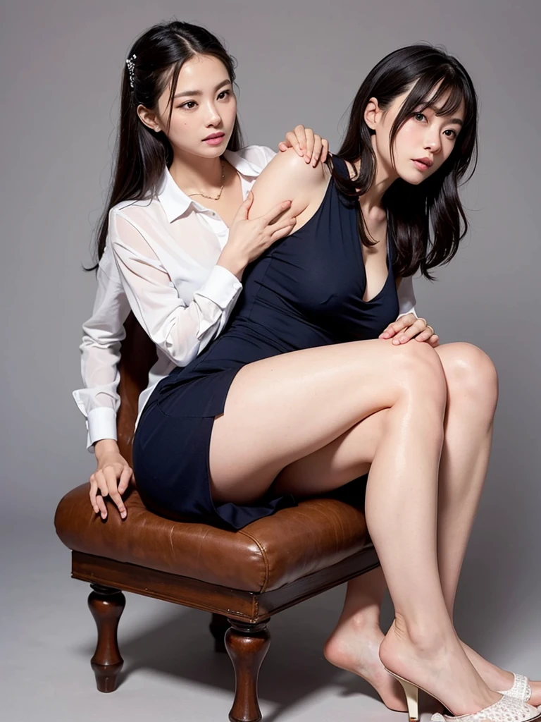 Sitting on her mother&#39;s lap in a cozy bedroom, No pants. Mother and son, One person, Jackpot please, Thick thighs, Hello??? Mother and sonはどこにいる？??? How accurate was it??,big breasts,