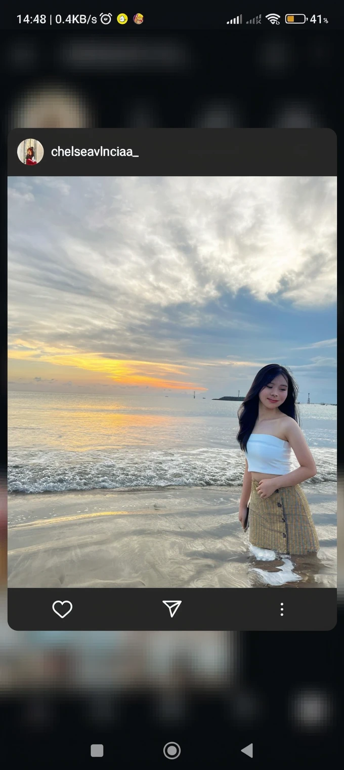 best quality, masterpiece, highres, 1girl,necklace, jewelry,Beautiful face,upon_body, tyndall effect,photorealistic, dark studio, rim lighting, two tone lighting,(high detailed skin:1.2), 8k uhd, dslr, soft lighting, high quality, volumetric lighting, candid, Photograph, high resolution, 4k, 8k, Bokeh,sunglass,beautiful face