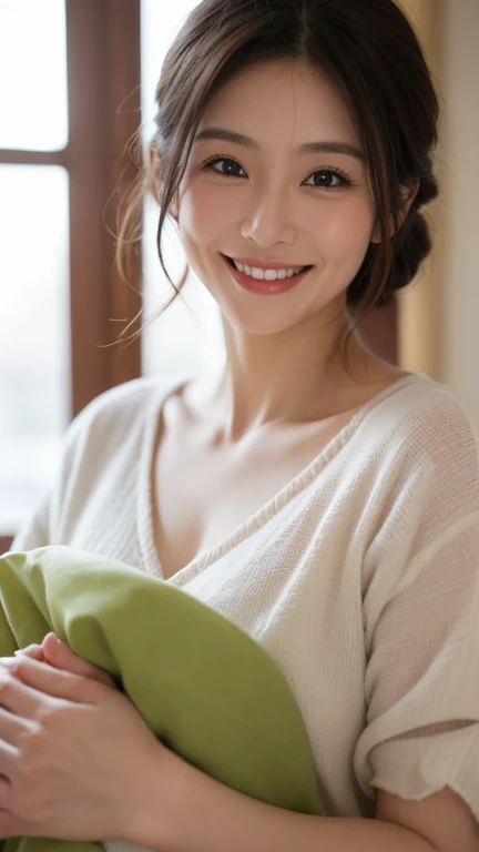 An incomparable masterpiece、top quality、female, 40 years old、smile with one&#39;s teeth exposed、japanese mature、nudity, naked, thighs