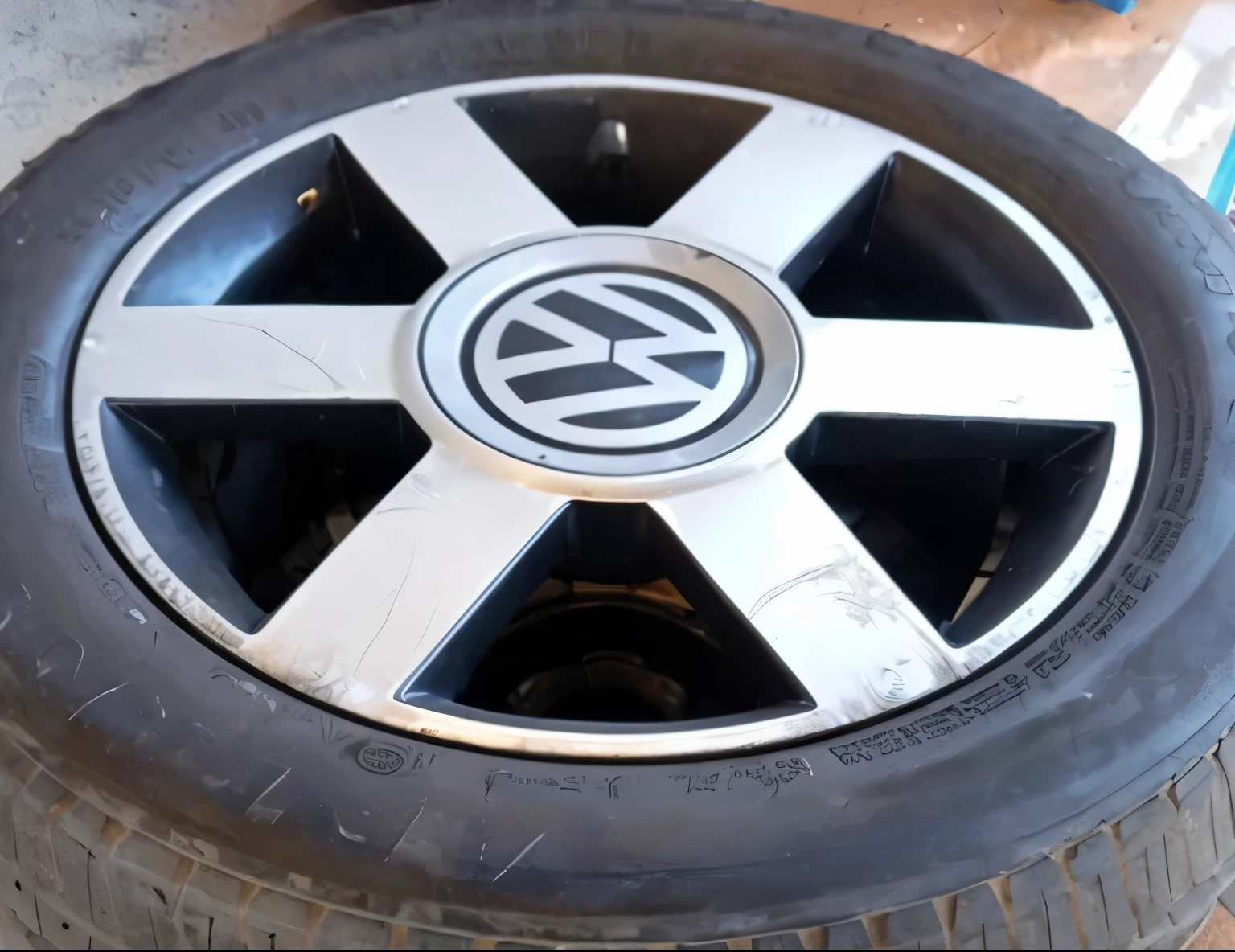 Robust Saveiro with these wheels