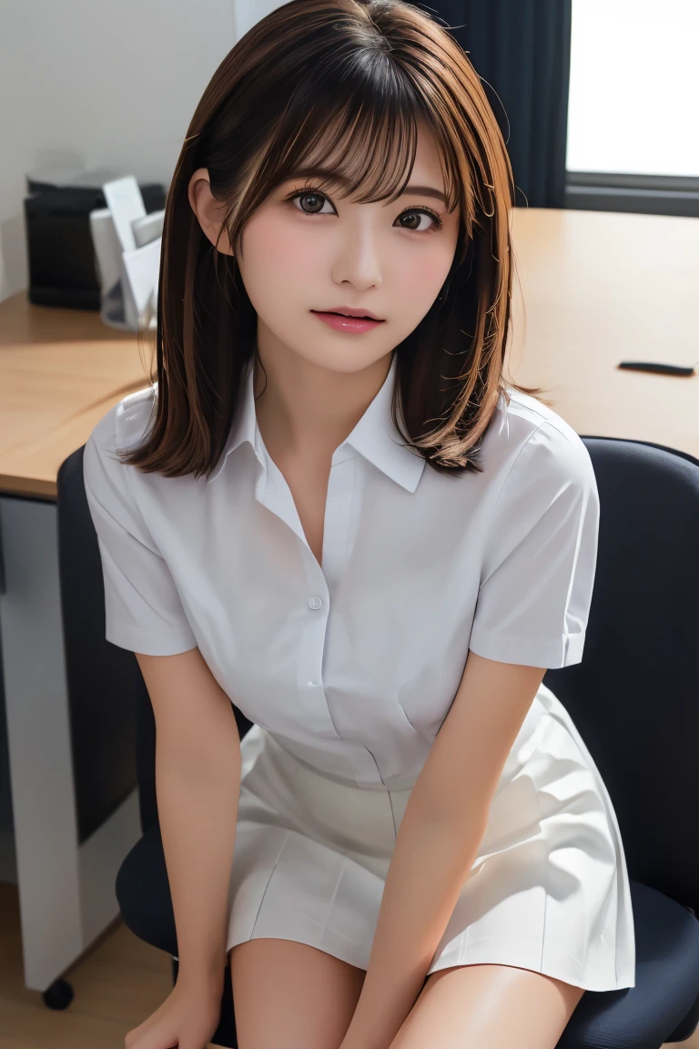 Highest quality, (beautiful)、beautiful女性、Precision Eyes、Brown Hair、Brown eyes、Looking into the camera、Soft Breasts、Medium Hair、Inward curl hair、Straight Hair、Half Up Hair、office、Front-opening white business shirt、Sit on a chair、Leaning forward、slouch、White business skirt、Shoot from above