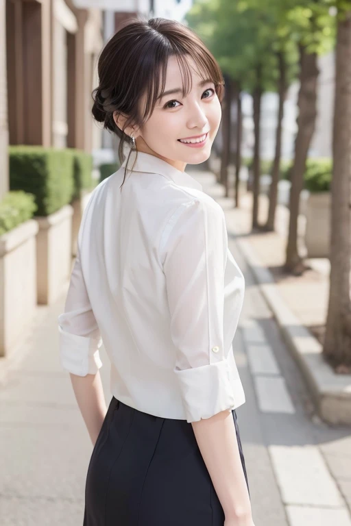 masterpiece、High resolution、Photo quality、Realistic、Beautiful Japanese Woman、Mature Woman、Detailed eyes、Eyes of Reality、business suit、Cotton tight skirt、Back view、Walking around town、The face is turned around、smile、round face、Above the knee、Updo、