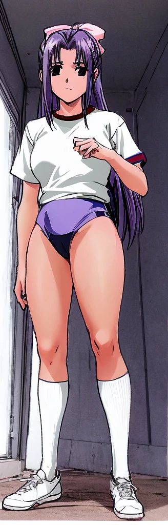 Momoko Koigakubo, a tall girl with beautiful legs, stands in a white gym uniform and light navy blue bloomers that look like panties.。