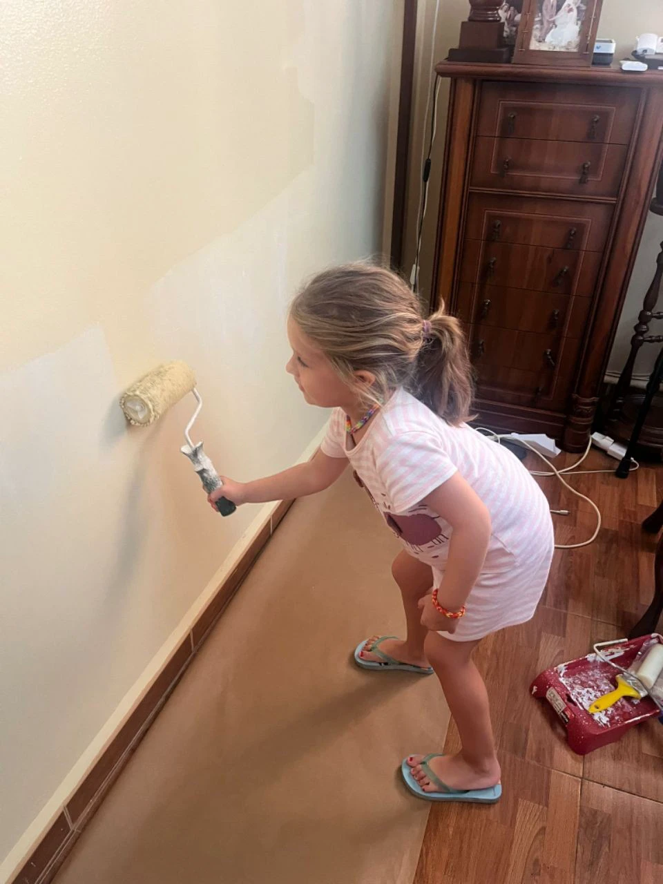 Paint artwork on the wall