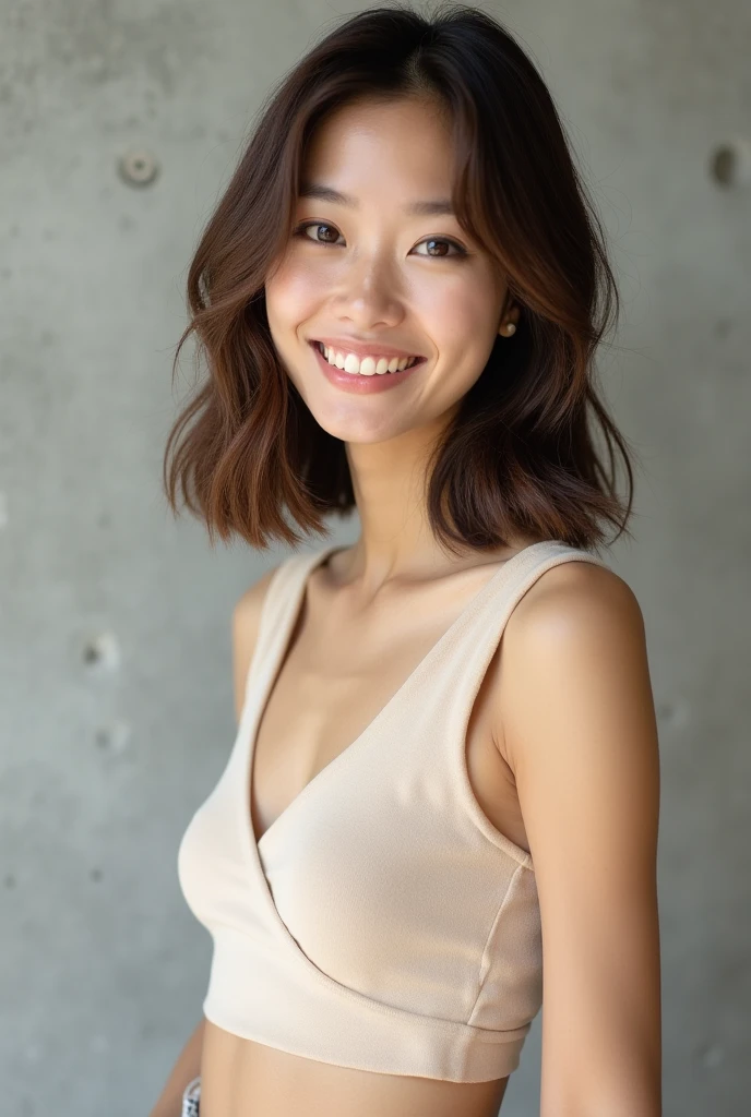 Cool Beauty、Beautiful Japanese、Thready hair、Hair down to the collarbone、Beige Brown Hair Color、Tapered ends、Less hair volume、The body is oblique、The gaze is on the camera、smile、Beige cut and sew、Has a sharp gaze、Clear and straight nose、Background is simple concrete、