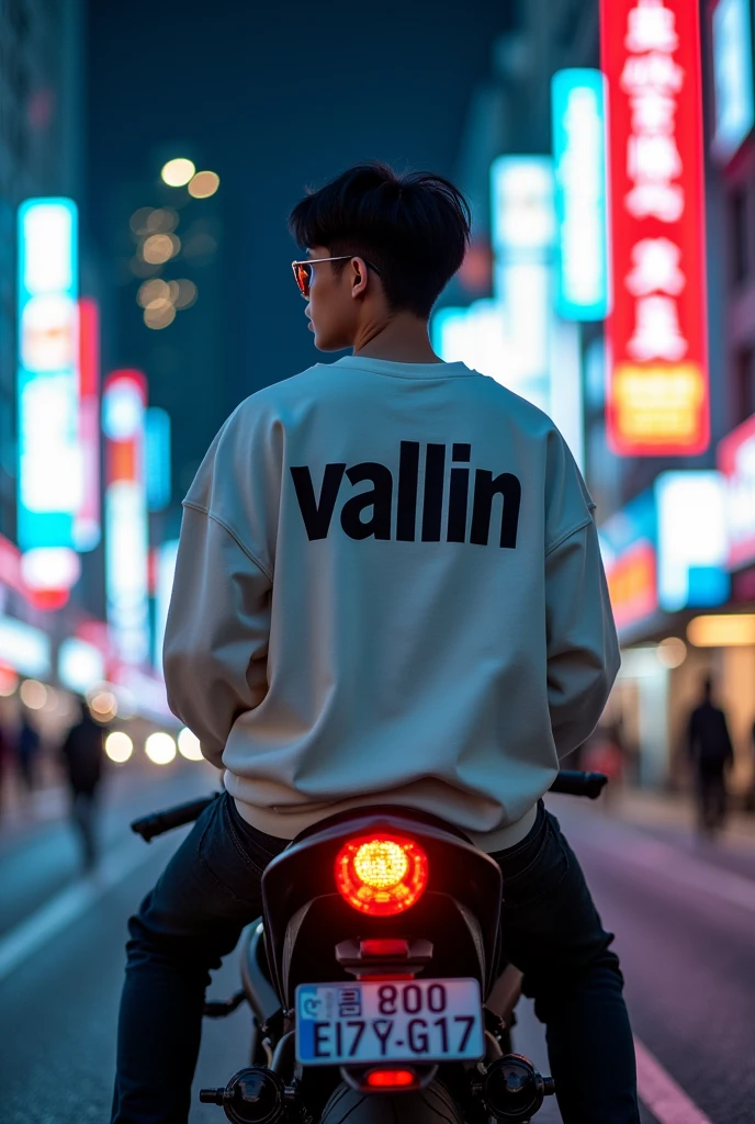 Someone Chinese with a sweatshirt that says "vallin" behind and is on a Yamaha R1
