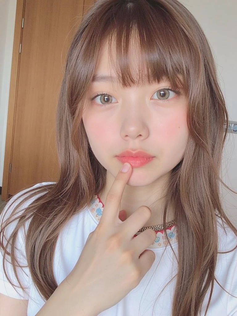 My Wife、She resembles Haruka Hantani and Tsubasa Honda from Nihon University.。21 years old, long blonde hair, half-up style。とてもとてもとてもとてもかわいい❗めちゃめちゃめちゃめちゃかわいい‼️