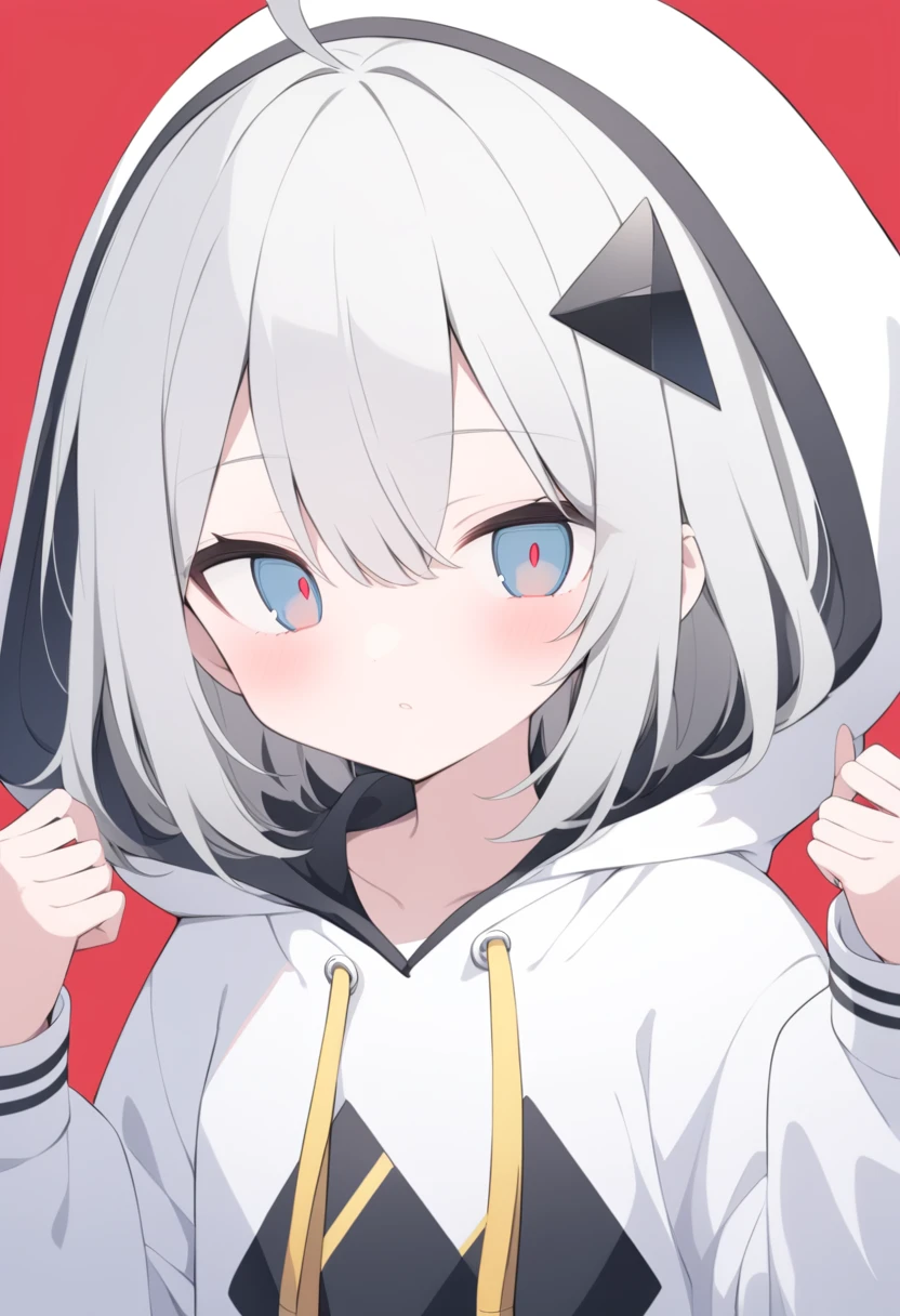 Thin gray hair　Red light in blue eyes　Widely opened eyes　looking at the camera　White hoodie　Blue and black line pattern　Diamond-shaped hair ornament　A yellow triangle on the bottom of the hair accessory　Black triangle on the hood２t