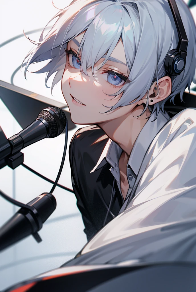 Silver Hair Short、Man with slanted eyes、sing、microphone、Black Shirt、headphone