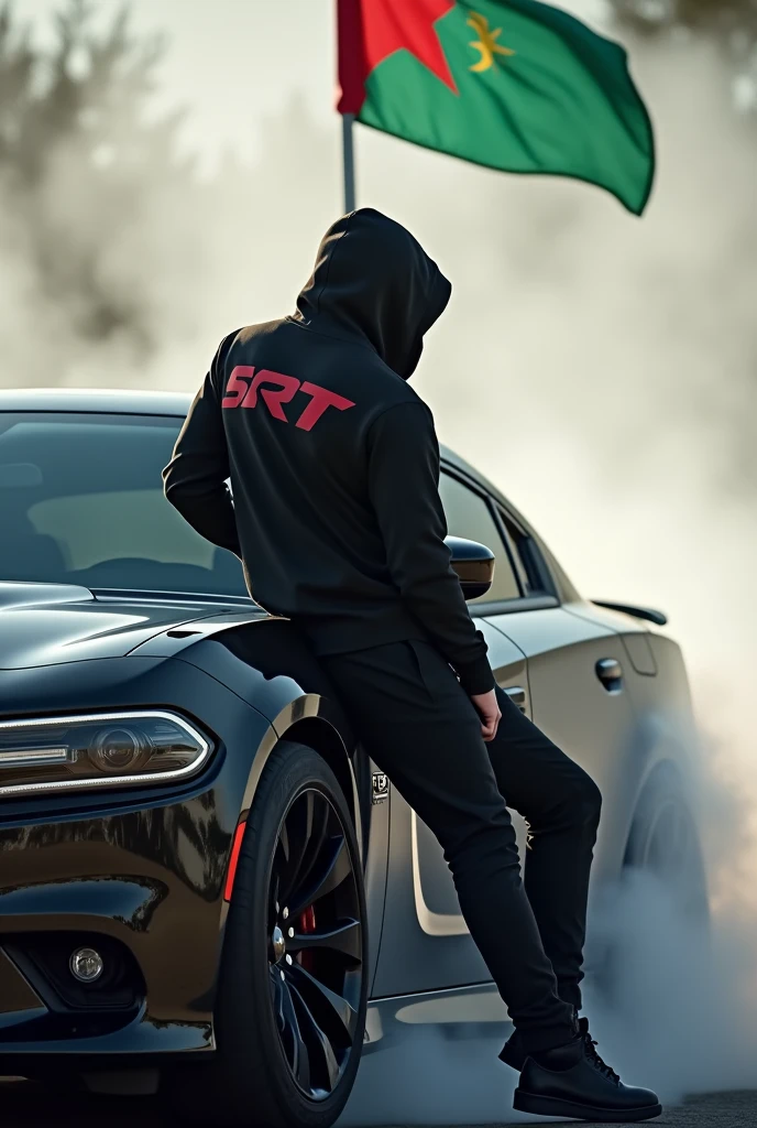Je veux créer l'image d'un gars qui est assis le rebord gauche arrière de la portière d'une Dodge charger srt qui est entrain de faire un drift. Le gars en question tient le drapeau du 🇸🇳.Le gars porte un pull à capuche noir. Il porte le capuchon du pull,son visage n'est pas bien visible et derrière son pull est inscrit le logo SRT.