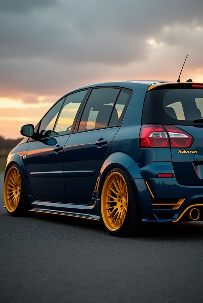 Tuning Renault Scenic II model 2007 twilight blue with burnt yellow details on the doors, on the rims, on the mudguards and mirrors