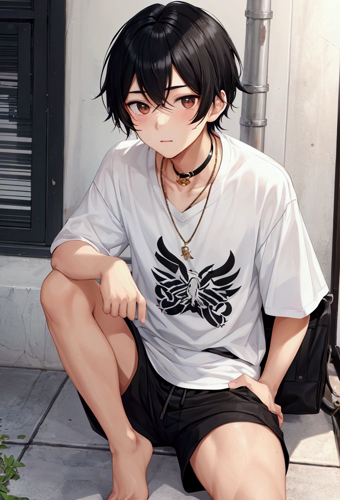 Black Hair　Fair skin　１０Cute face boy in his teens　Shorts