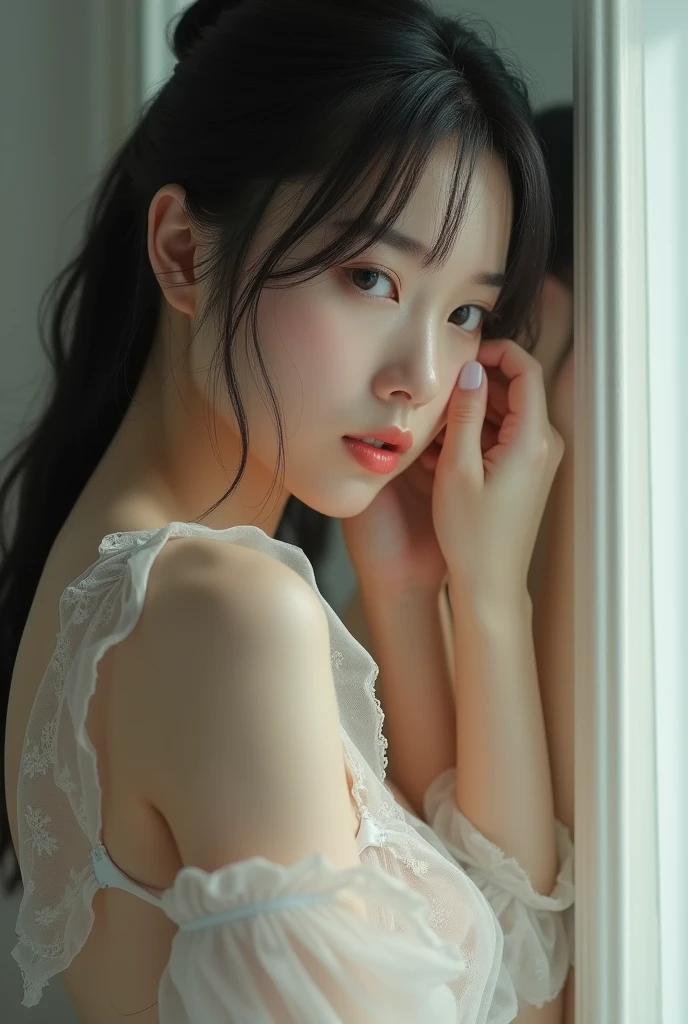 sensual woman, White Asian teenager, Look in the mirror and don&#39;t wear clothes, Wear light underwear. ,See through the naked body