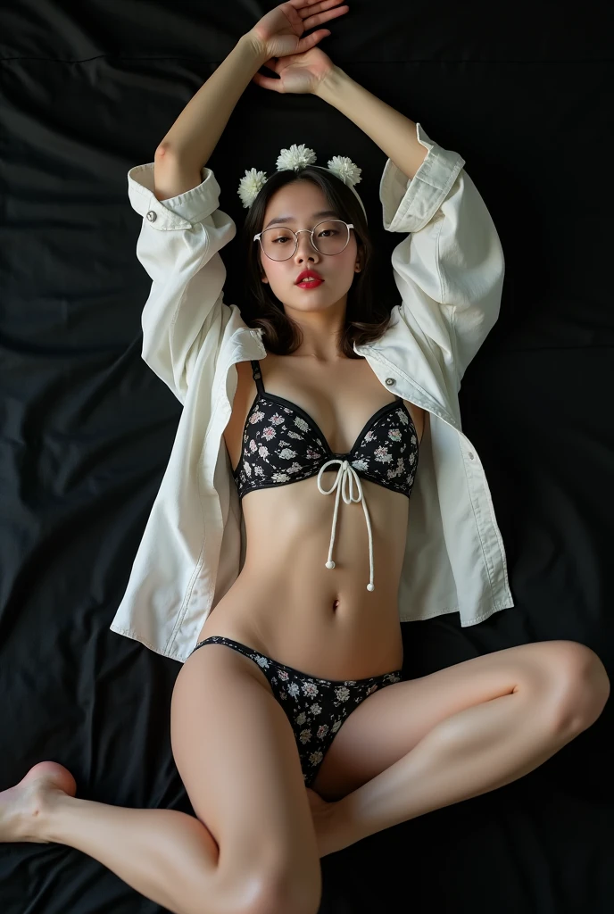 Real photo of a beautiful white-skinned Japanese belly dancer girl lying on a black bed , Her entire body faces the camera, kedua lengannya lurus keatas dan kedua kakinya lurus ke bawAh,mengenakan bra olAhraga pendek Adidas berwarna hitam bermotif bunga dan celana dalam berwarna hitam bermotif bunga, wearing a white jacket, pAha mulus, small dark navel, wearing white glasses, wearing a white belt on his pants , wearing a white flower headband, his gaze looks into the camera, area sekitar bawAh pusar yang luas,ekspresi wajAh seksual, dengan mata tertutup dan pipi memerAh dan mulut mengatakan "Ah", furrowing her brow