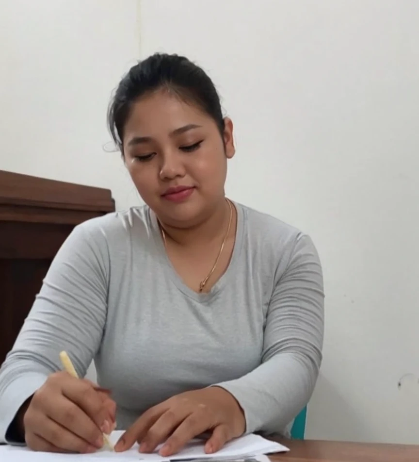 " 2woman, 3, Indonesian , Lesbian Scene, Tank Top, big , full body, Curvy body, sharing Passionate hug and eating pussy