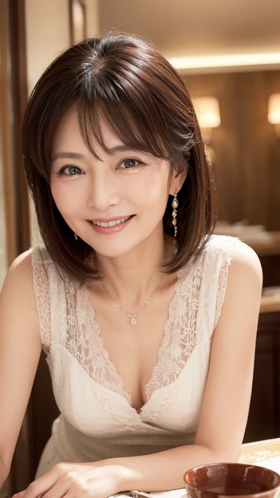 60 years old、smile、Lady、elegant、Elegant、Shining Eyes、stare、