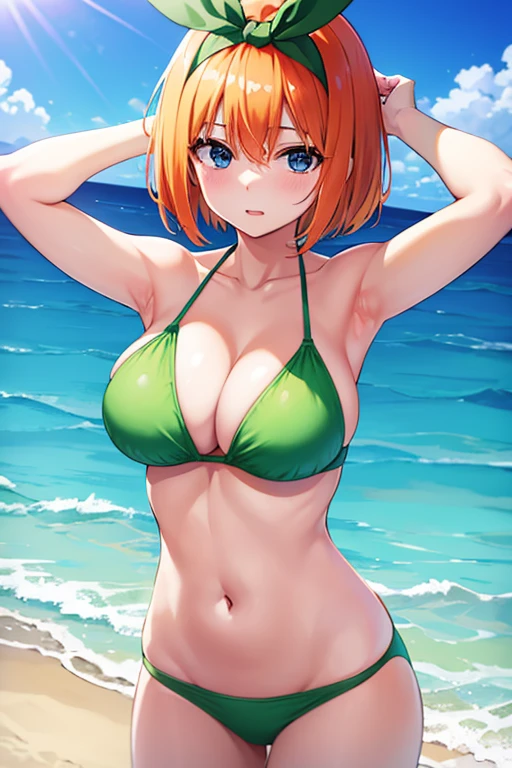 Being on the beach,Four-leaf girlfriend, Nakano Yotsuba, Bangs, Short Hair, Blue eyes, Hair between the eyes, Hair Ribbon, hair band, Orange Hair, Green ribbon,Big Breasts,Cleavage,bikini,白のbikini,Hands behind head