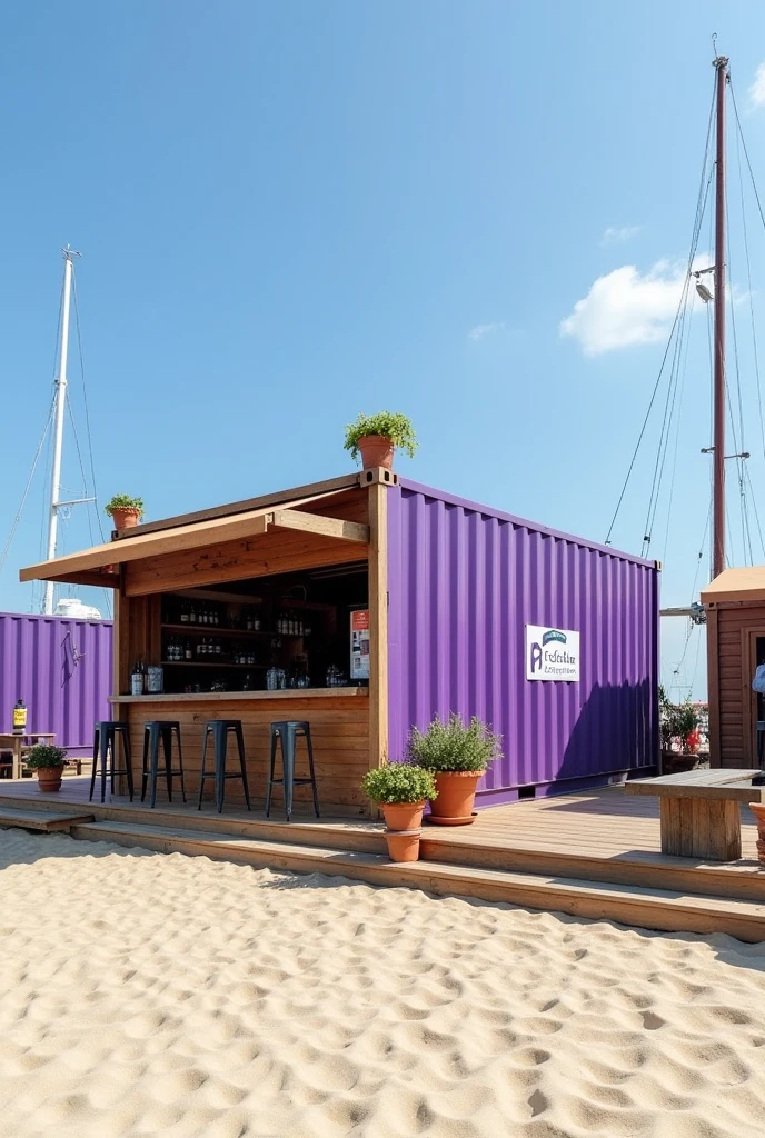 une plage courte dans un port a piriac sur mer en France avec un bar realise avec un conteneur style paillote et un logo violet photo prise de loin pour voir la terrasse en bois avec des décorations styles plantes