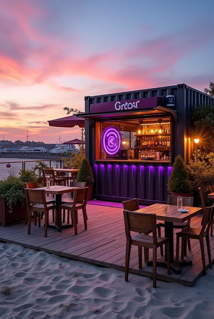 une plage dans un port a piriac sur mer en France avec un bar realise avec un conteneur et un logo violet photo prise de loin pour voir la terrasse en bois avec des décorations styles plantes et beaucoup de tables et des chaises en bois style paillote dans un port avec du sable devant et au coucher de soleil derriere