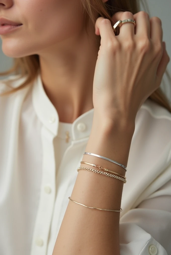 Create minimalist and thin silver and gold bracelets