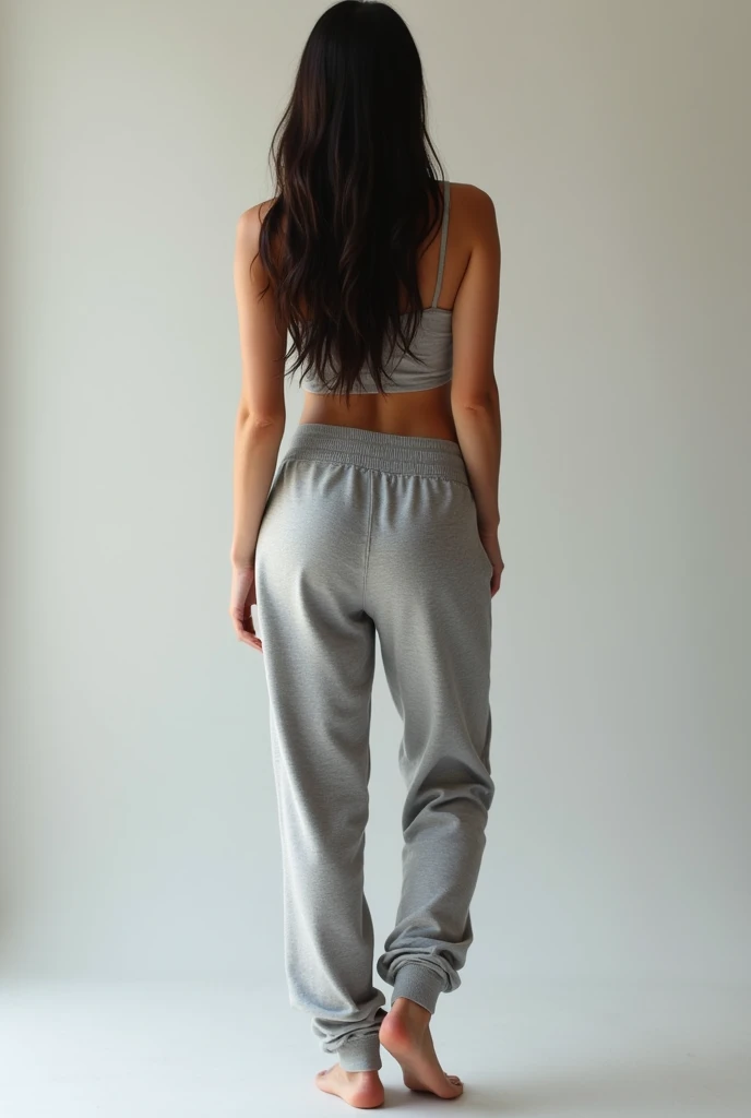 Leo messi wife Antonela wears joga pants and we se her back