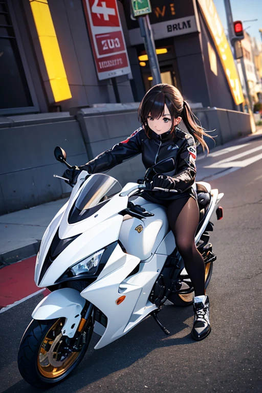 Young　Light clothing　Dairy-free　Completely flat　Full body from the side of the bike　Riding on motorcycle　750cc bike