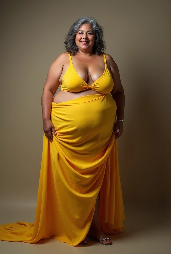 A Pakistani old big boobs women in yellow Brazzer