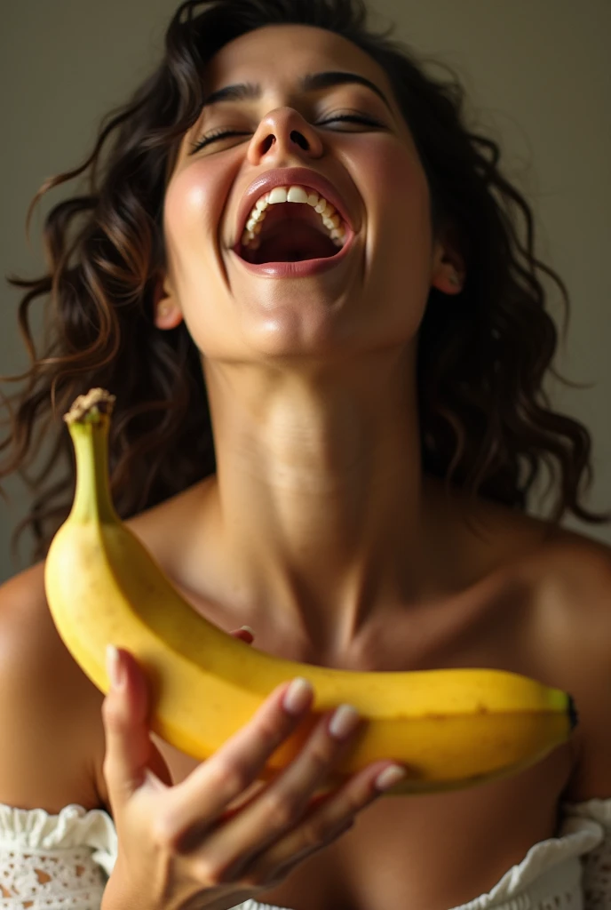 Perverted woman。A woman experiencing sexual climax。While feeling ecstasy、Banana in a naughty way、eating。Her mouth is wide open in excitement。