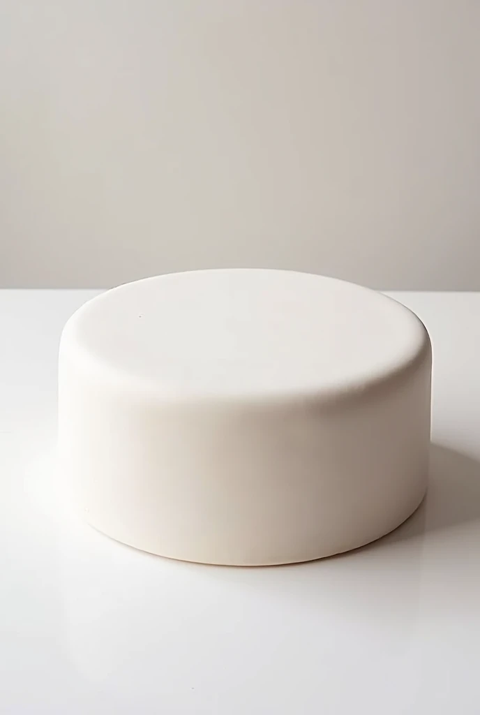 Design me a cake based on elastic dough with a makeup theme that is aesthetic, that does not have many things, just one layer and simple