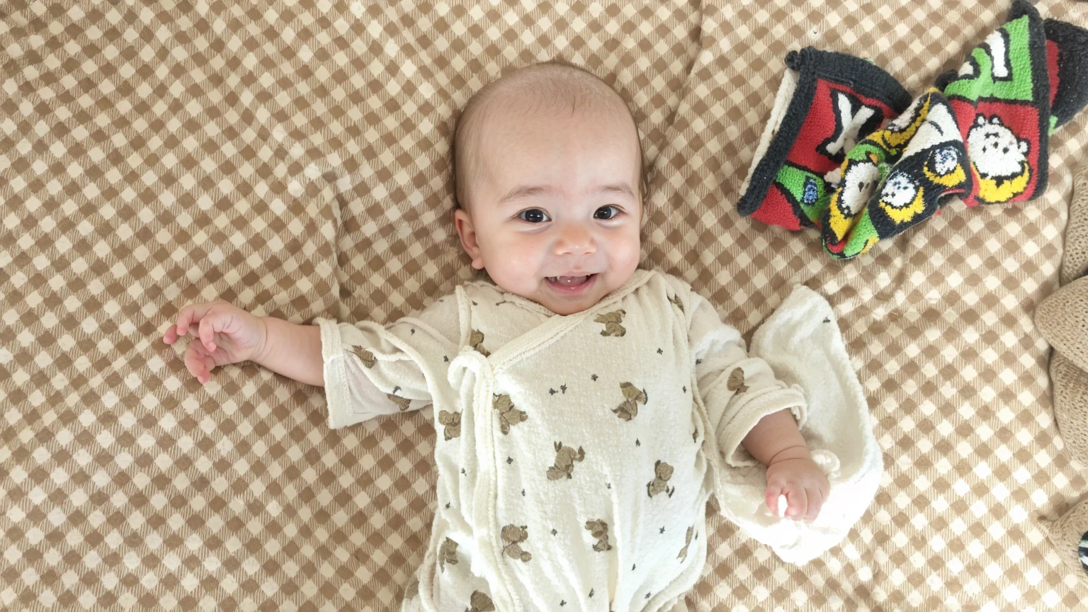 High resolution, smile, 2 month old baby,Japanese,Natural look
