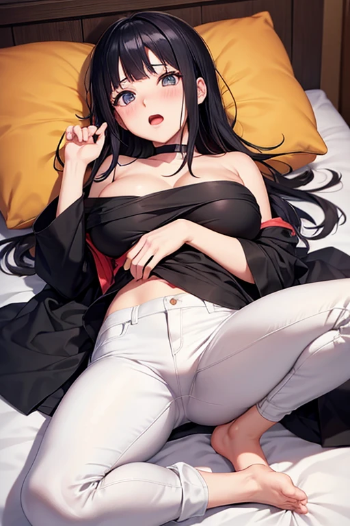 naruto、Hinata、Black hair straight、Spread your legs、High resolution, Lying on your back、Big Breasts、Open your mouth、Blushing、White pants、Off the shoulder、