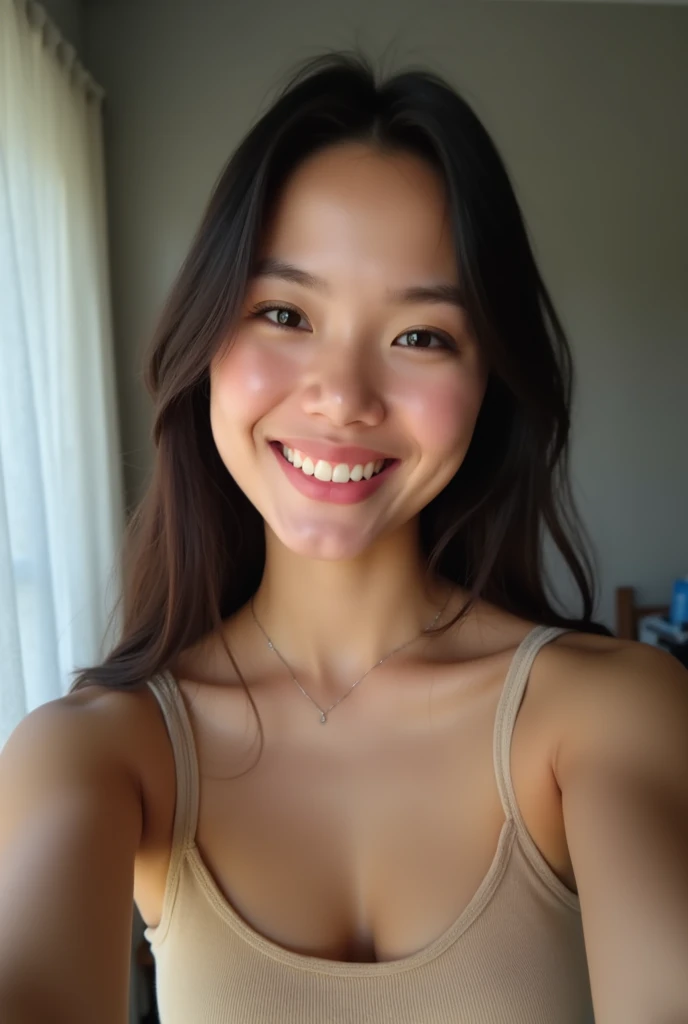 A selfie of a fair-skinned Japanese woman bending over from the neck down。Smiling。Wearing a tank top。The chest is very sexy。Soft Light。Selfie style。