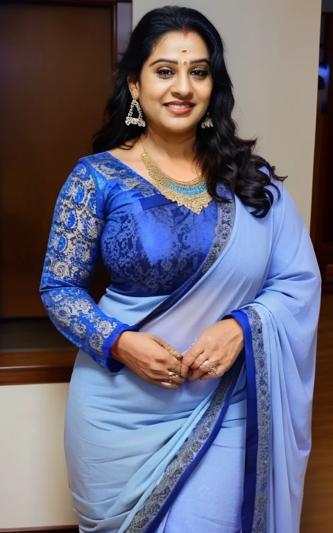 Mature plump indian woman、A smile、Female sexy、Traditional Indian costume in purple