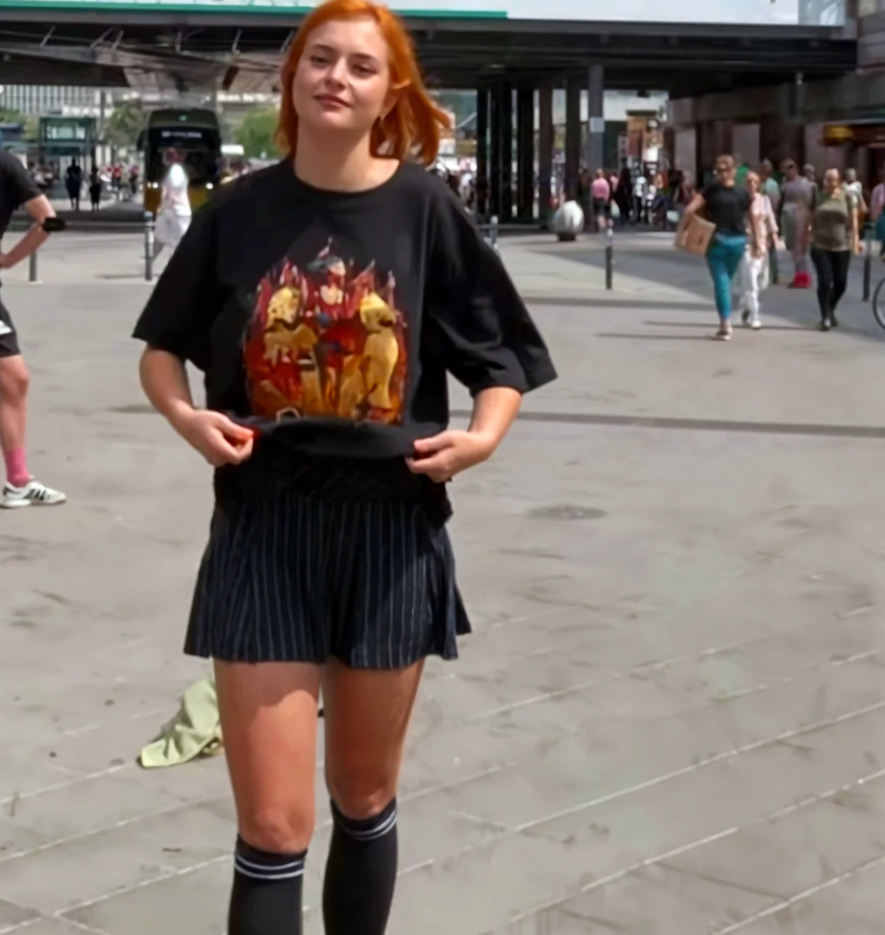 Sadie Sink, topless, oktoberfest, Ultra-detailliert, ultra realistisch, Detaillierter Hintergrund, Sitzen im Karussell