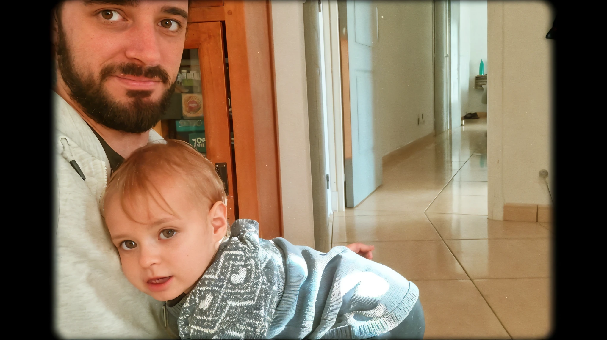Arafed man and girl embrace in glass elevator, with a boy, Foto de perfil, Padre con hijo, by Nándor Katona, about 3 5 years old, 2 years old, rising above a small person, En Sao Paulo, abrazar, jose miguel roman frances, 📷 Mungojerrie y Rumpleteazer, Michelangelo's