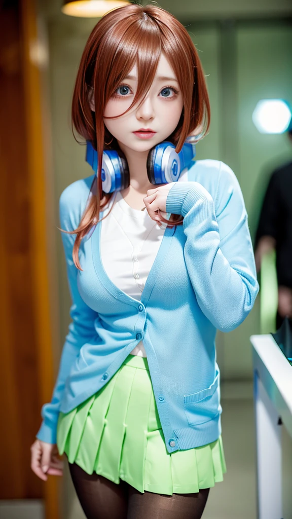 （（dressed casually、Long、Long bangs、red hair、eBlue eyes、Colorcon、Big blue headphones around your neck））、（NSFW、8K、RAW photography、top-quality:1.4、A high resolution:1.4、tmasterpiece:1.4）、（hyper realisitc:1.4）、1girll、hentail realism、The ultra-detailliert、Photorealsitic:1.4、unbelievable Ridiculous、ulzang-6500-v1.1:0.33、((nakano miku,go-toubun no hanayome,brown hair,medium hair,blue eyes,hair between eyes,headphones around neck,medium large breasts,pantyhose,light blue cardigan, green skirt, tights, pleated skirt)),closeup cleavage、Floating hair、Soft light、Cinema lights、filmgrain、full bodyesbian、depth of fields、blurred back、bokeh dof:1.4、eyes focus、angle of view、85mmレンズ、f/1.4、profesional lighting、lense flares、Luminous Particle:0.6、Professional Writing、porate:0.6、フォトンマッピング、Radio City、physically-based renderingt、Transparency、one-girl、well-styled、light-skinned:1.1、adolable:1.5