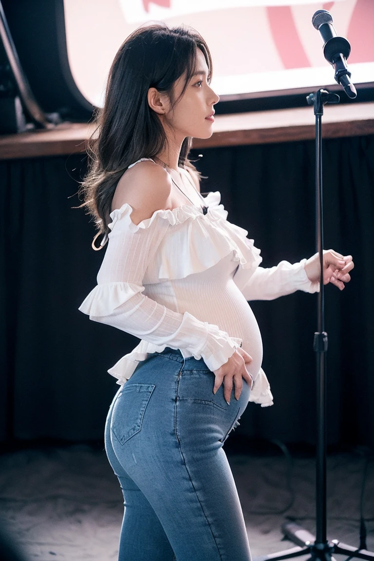 Woman in her 20s,((Model)) Take to the stage((Long sleeve peplum top))((Top with ruffled hem))((Black long skinny jeans))（Pregnant women） ((whole body)) ((sandals))((Black Skinny))((Fluffy frills spread around the abdomen))