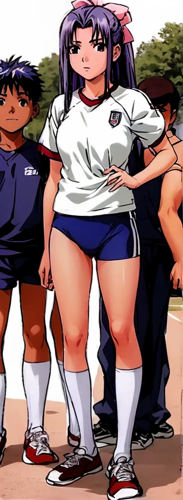 Momoko Koigakubo, a tall girl with beautiful legs, is standing with a smile on her face in a white gym uniform and light navy blue bloomers that look like panties.。Momoko Koigakubo is holding a second-grade boy wearing a tracksuit next to her.。