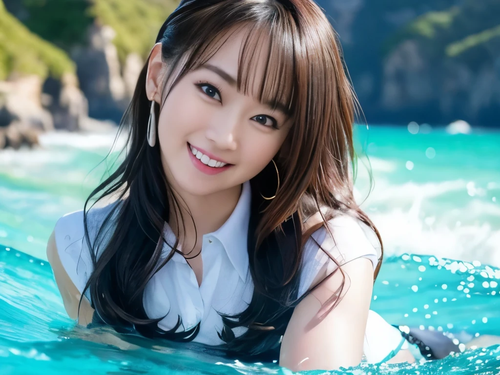 (8k、RAW photo、highest quality、masterpiece、ultra high resolution:1.5), (bathing in a hot spring:1.8), (Photoreal:1.4), (Women&#39;s upper body only:1.7), (1 woman:1.7), (real face:1.5), (real body:1.5), (body faces the camera:1.7), (face facing the camera above:1.7), (Eyes facing the camera above:1.7), (hair color is light brown:1.3), natural eyes, beautiful eyes, (teenage girl), 1 girl, (brunet:1.3), detailed face, detailed eyes, (eyes are brown:1.2), Drooping eyes, (Bust size Gcup:1.5), shiny skin, (slender body:1.5), (wavy hair：1.3), brown hair, (smile:1.4), she poses naturally, (natural lighting:1.2), (lighting on face:1.2), (photo quality:1.2), (beautiful body line:1.2), (Mastering the beauty of skin texture:1.2), (ultimate beauty), sharp focus