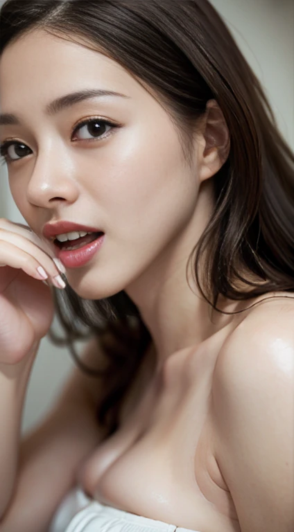 ((armpit pose、Armpit、showing your whole body、Raise your hands to show your armpits、Detailed armpit wrinkles、Detailed skin texture、top-quality、8K、​masterpiece:1.3))、1girl in、Beautiful woman with slender abs:1.2、(Ted White hair、small tits:1.3)、String panties、bura:1.2、Strapless、Seductive open lip、sofas、hyperdetailed face、A detailed eye、二重まぶた、high-ponytail Hairstyle、Brown hair、Latin blood、Seductive eyes