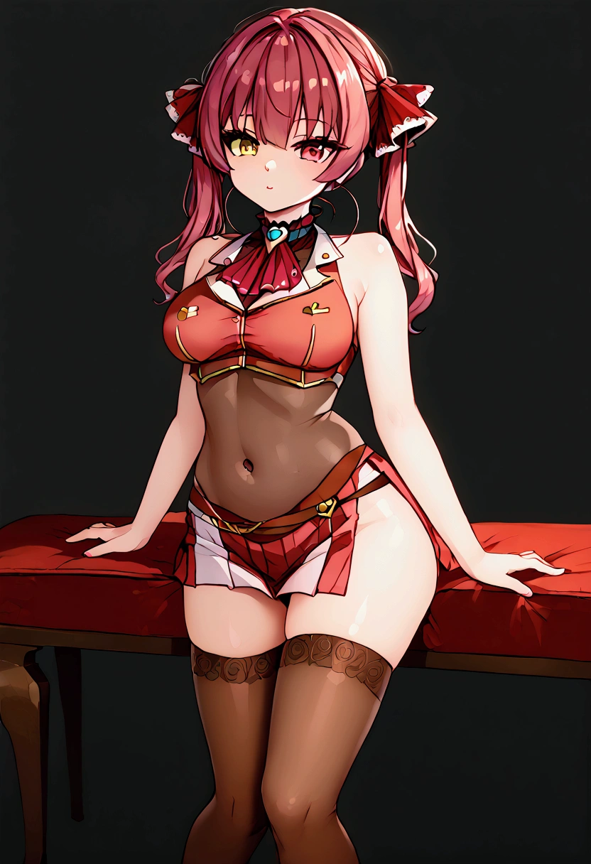 marine houshou, red hair, twintails, heterochromia, red eyes, yellow eyes, hair ribbon, brown thighhighs, thighhighs,tetas grandes,piernas abiertas, nsfw