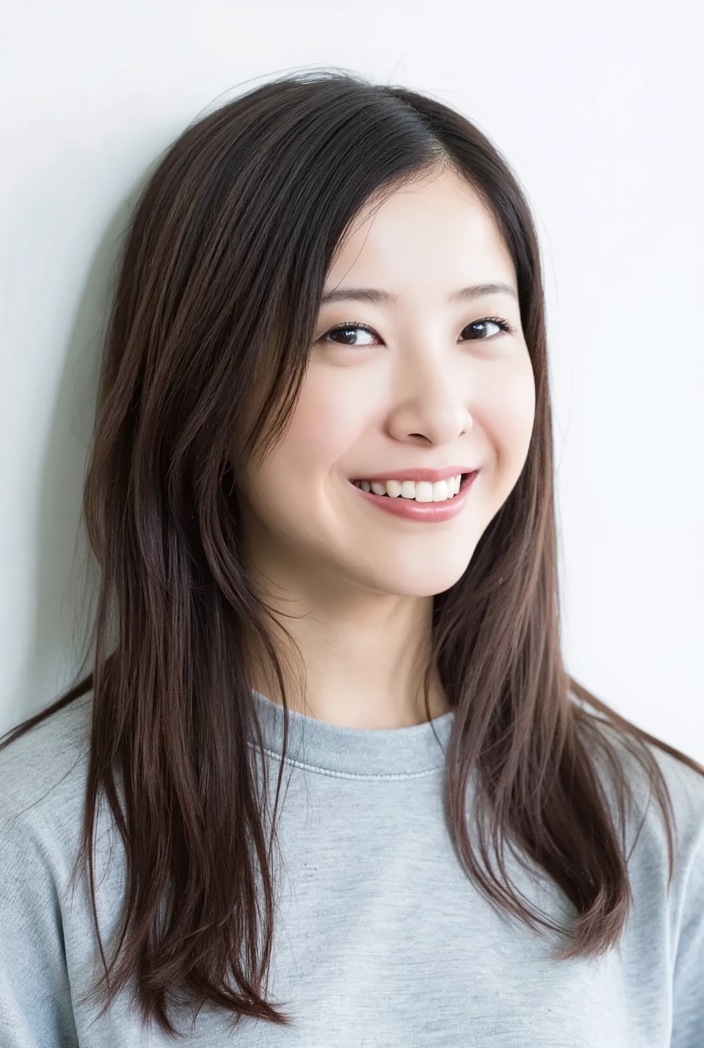 32K, Masterpiece, masterpiece, Realistic, Very detailed,  photograph, High resolution, A face that Japanese men really like., Smoother light, official art, Written boundary depth, Bright light, close, Detailed face, smile, Beautiful details in the eyes, 19 year old Korean, cute, real texture skin, T-Shirts,