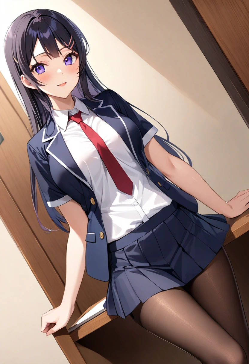 Mai Sakurajima、Long Hair、bangs、Black Hair、Purple Eyes、skirt、shirt、Student Uniform、白shirt、Short sleeve、pantyhose、プリーツskirt、襟付きshirt、青いskirt、黒pantyhose、Red tie、jacket、茶色のjacket、