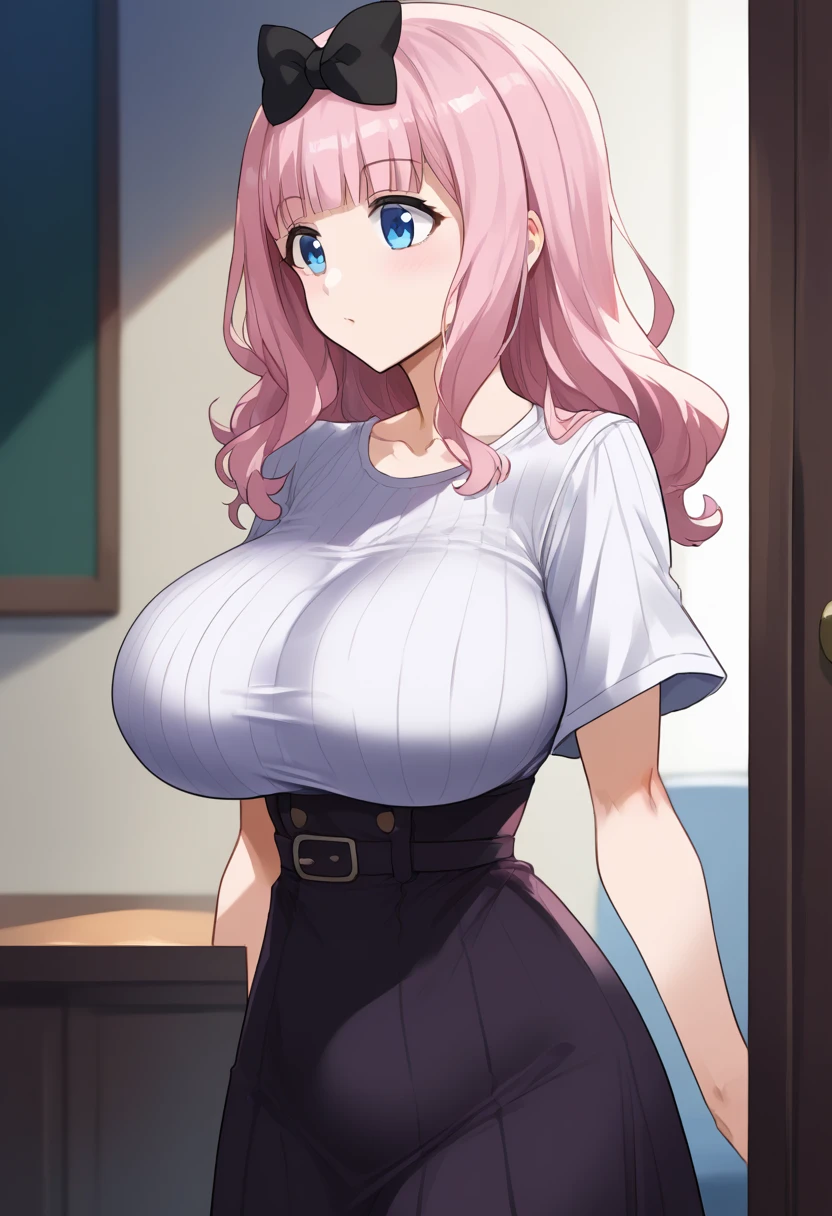 score_9, score_6_up, source_anime, 1girl, alone, , cowboy shot, chika, blue eyes, pink hair, hair bow, black bow,, ((huge breasts:1.5、丸い breasts、Saggy breasts、waist strap  ))、ラウンドneck short sleeve grey ribbed T-shirt dress、、Are standing、From the side、 upper body、