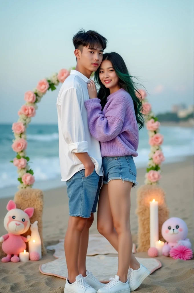 Mulher borboleta de cabelo roxo coreana com fone de ouvido  e roupa 👗Transparent Shiny Rose e de mãos dadas com homem loiro lindo branco e bonito em praia melhor a foto pelo amor de Deus