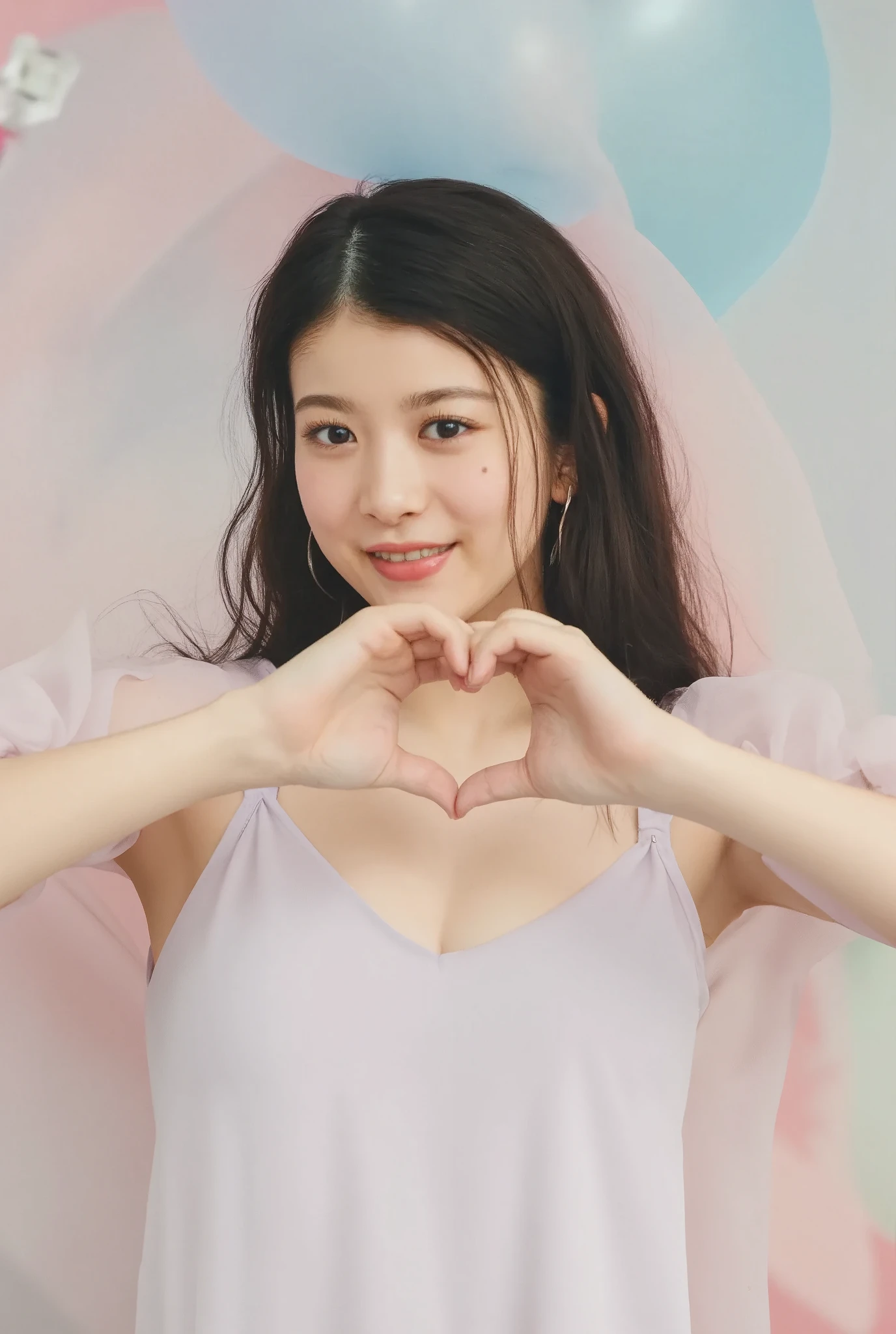 She is in a pose wearing a camisole, making a firm big heart shape with both hands, and holding it in front of her chest, View above collarbone、Throat up for a cute smile、Monotone background

