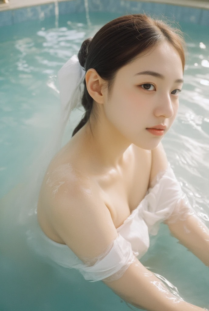 Her face is that of a cute and pretty Korean girl. Her breasts are big, her waist is thin, her pelvis is very wide, and her vagina is full of hair. She is not wearing any pants or panties. She is wearing only a hot spring towel and is soaking in the hot spring water. The outdoor hot spring in the middle of winter is full of steam.